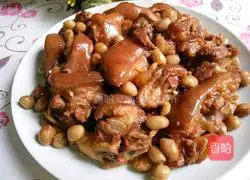 Illustration of braised pig's knuckles with peanuts 11