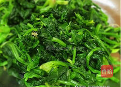 梅干拌菠菜的做法图解1