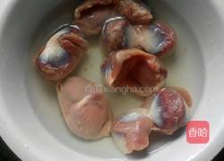 青红椒炒鸭胗的做法图解1