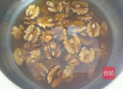 核桃仁炒丝瓜的做法图解3