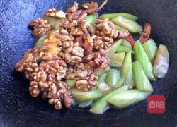 核桃仁炒丝瓜的做法图解9