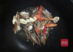 西芹炒方鱼的做法图解2