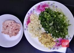 红辣椒酿肉的做法图解1