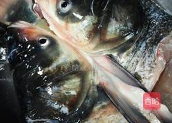 剁椒鱼头王的做法图解1