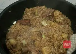 Illustration of how to make claypot rice 12