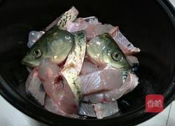 魔芋烧鱼的做法图解1