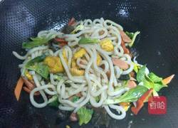 彩蔬炒乌冬面的做法图解7
