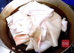 肉皮冻之年年有鱼的做法图解2