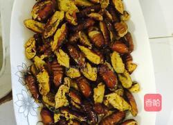 干煸茧蛹的做法图解3