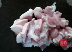 猪肉炒菜花的做法图解2