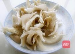 平菇瘦肉汤的做法图解3