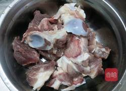 大骨花蛤汤的做法图解1
