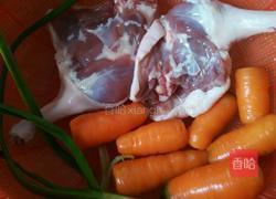 鸭肉焖胡萝卜的做法图解1