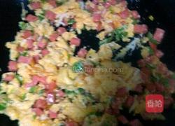 鸡蛋香肠青椒炒酱的做法图解4