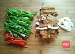 青椒炒香干的做法图解2