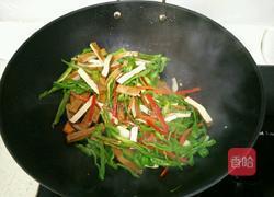 青椒炒香干的做法图解7