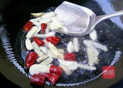 荷兰豆炒风干肠的做法图解6