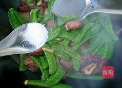 荷兰豆炒风干肠的做法图解9