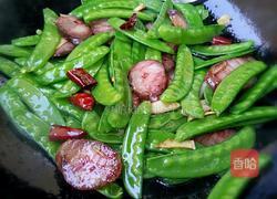 荷兰豆炒风干肠的做法图解10
