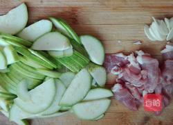 西葫芦肉片的做法图解1