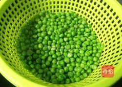榨菜丁炒小青豆的做法图解4