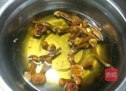 姬松茸鸡汤的做法图解1