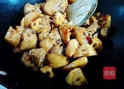 莲藕猪脚煲的做法图解9