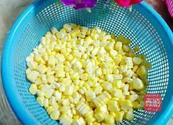 碗豆玉米炒肉的做法图解2