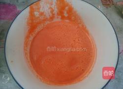 胡萝卜鸡蛋卷饼的做法图解1