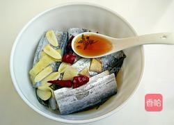 炸带鱼的做法图解2