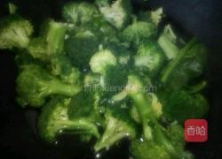 素炒西兰花的做法图解2