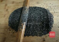 糯米黑芝麻蜂窝煤的做法图解4