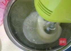 戚风蛋糕的做法图解3
