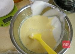 戚风蛋糕的做法图解6