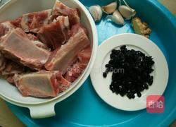 豆豉蒜蓉蒸排骨的做法图解1