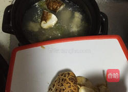 人参花菇鸡汤的做法图解5