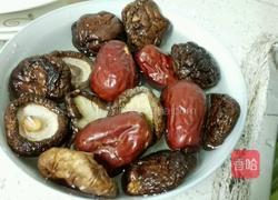 香菇炖鸡（懒人版）的做法图解1