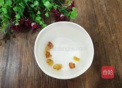 桃胶银耳羹的做法图解2