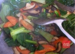 青菜炒香菇的做法图解3