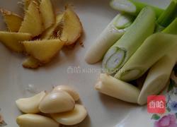 子蒜酸菜烧肥肠的做法图解7