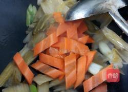 子蒜酸菜烧肥肠的做法图解18