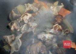 子蒜酸菜烧肥肠的做法图解19