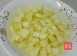 凤梨雪梨银耳羹的做法图解2