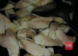 蒜苗炒肉的做法图解2