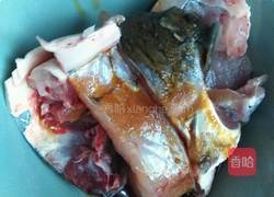 酸辣草鱼块的做法图解1