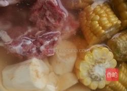 淮山玉米骨头汤的做法图解3