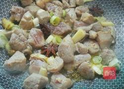 老虎瞪眼(鹌鹑蛋炖肉)的做法图解4