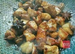 老虎瞪眼(鹌鹑蛋炖肉)的做法图解5