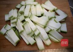 西葫木耳炒贝丁的做法图解2