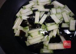 西葫木耳炒贝丁的做法图解4
